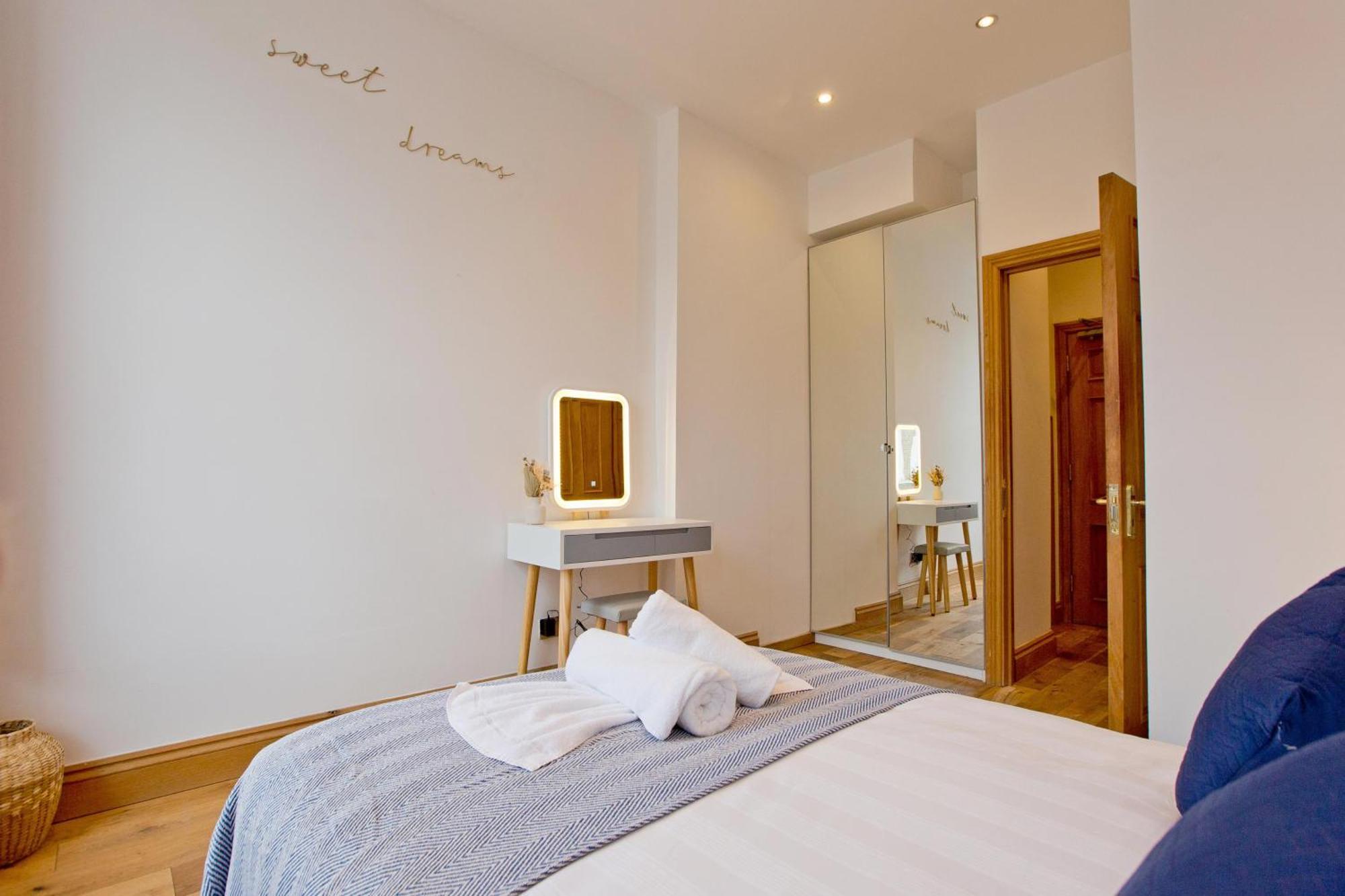 Imperial Earls Court Apartments Лондон Экстерьер фото